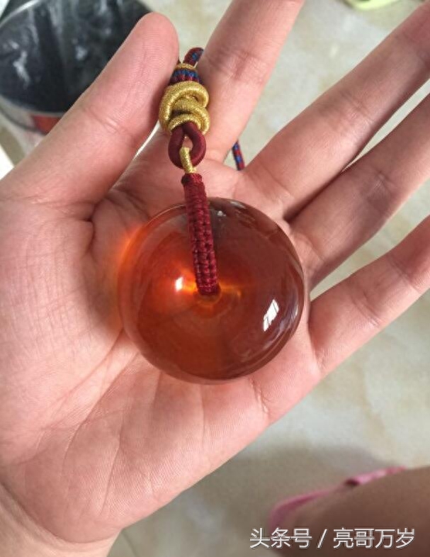 鉴别琥珀真假最常用的五种方法